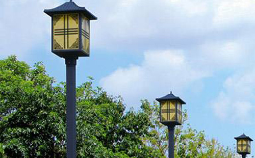塔城庭院灯安装间距与布灯设计全解析