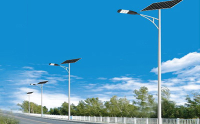 农村道路装塔城太阳能路灯选多大瓦数实测